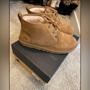 Men’s Neumel UGGs size 11.